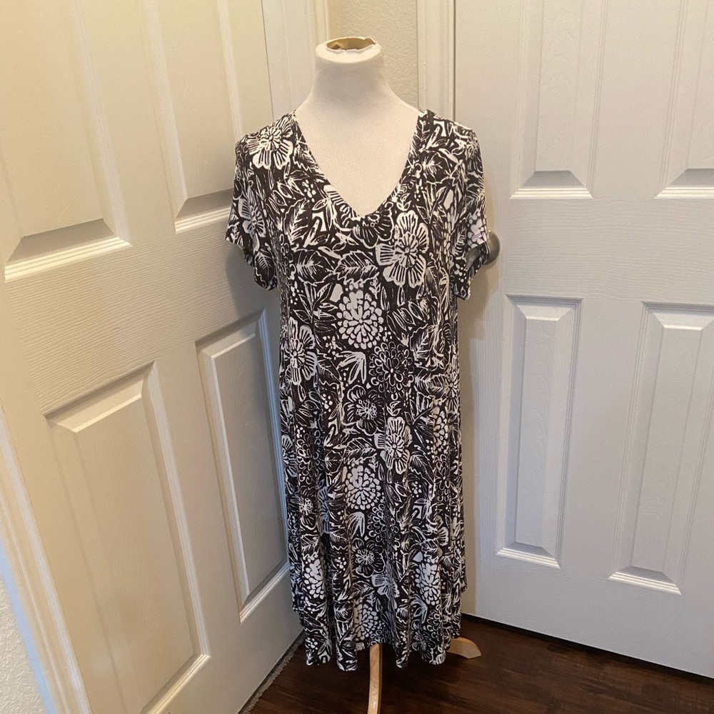 Artisan NY floral black white gray flared dress sz 1x